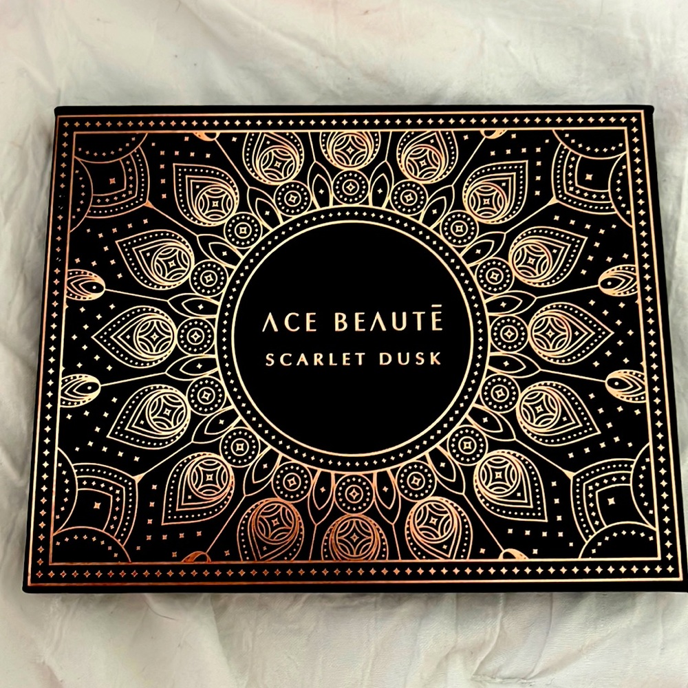 Ace Beauty 12 color eyeshadow palette!